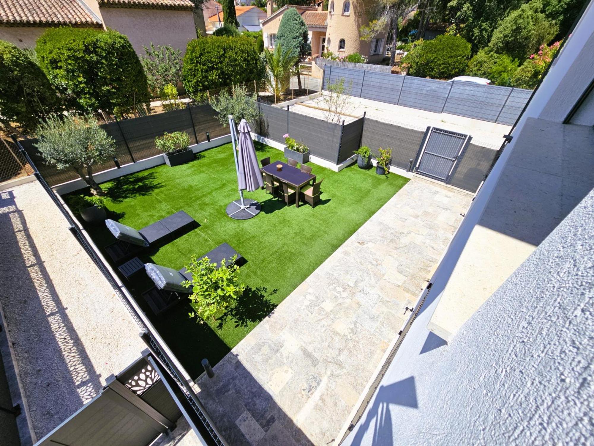 Etoile Du Berger Saint Aygulf 3 Villas Et 4 Appartements Jardin Individuel Et Piscine Chauffee En Saison - La Mer Et Les Plages 450 M Екстериор снимка