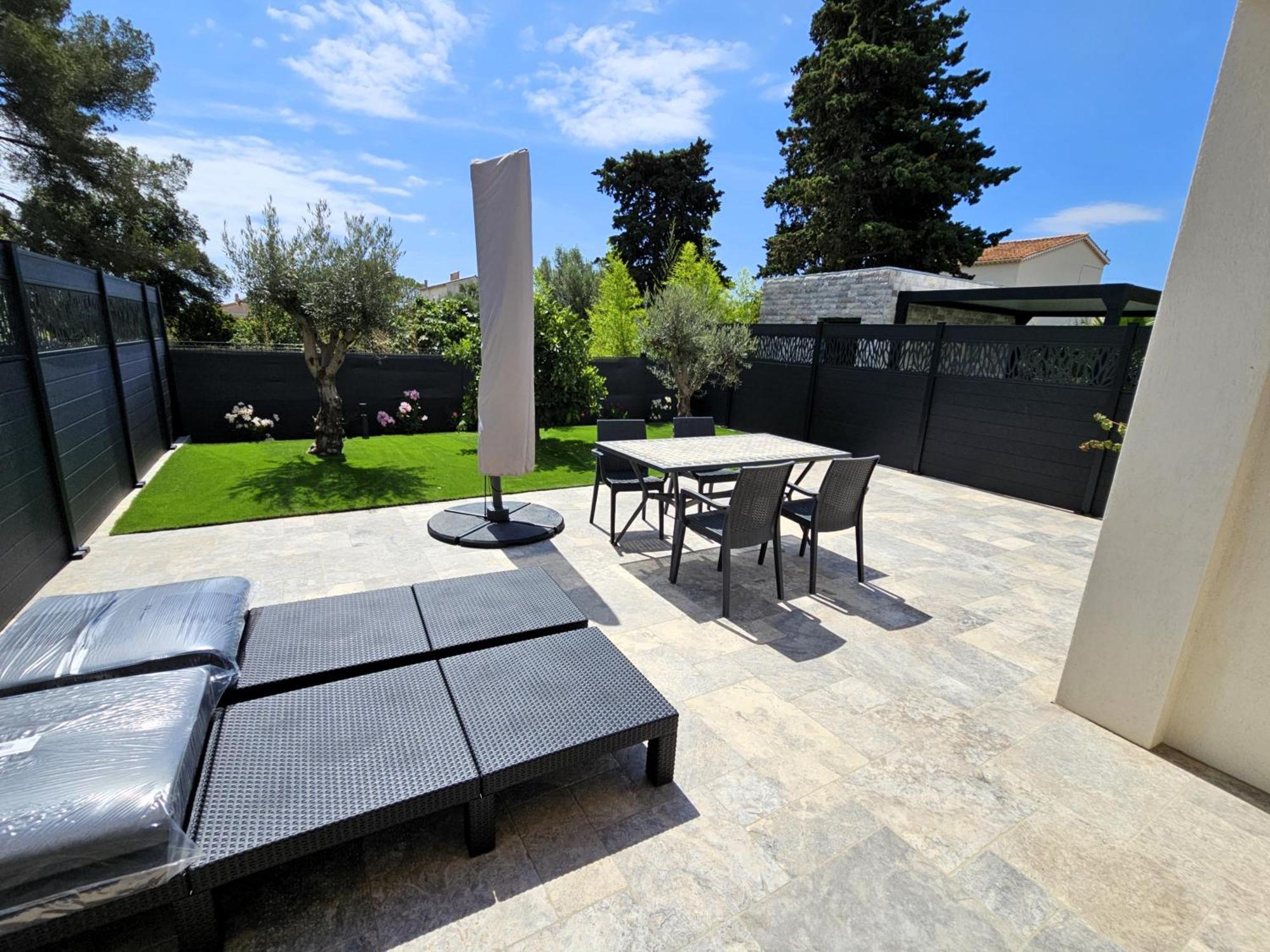Etoile Du Berger Saint Aygulf 3 Villas Et 4 Appartements Jardin Individuel Et Piscine Chauffee En Saison - La Mer Et Les Plages 450 M Екстериор снимка