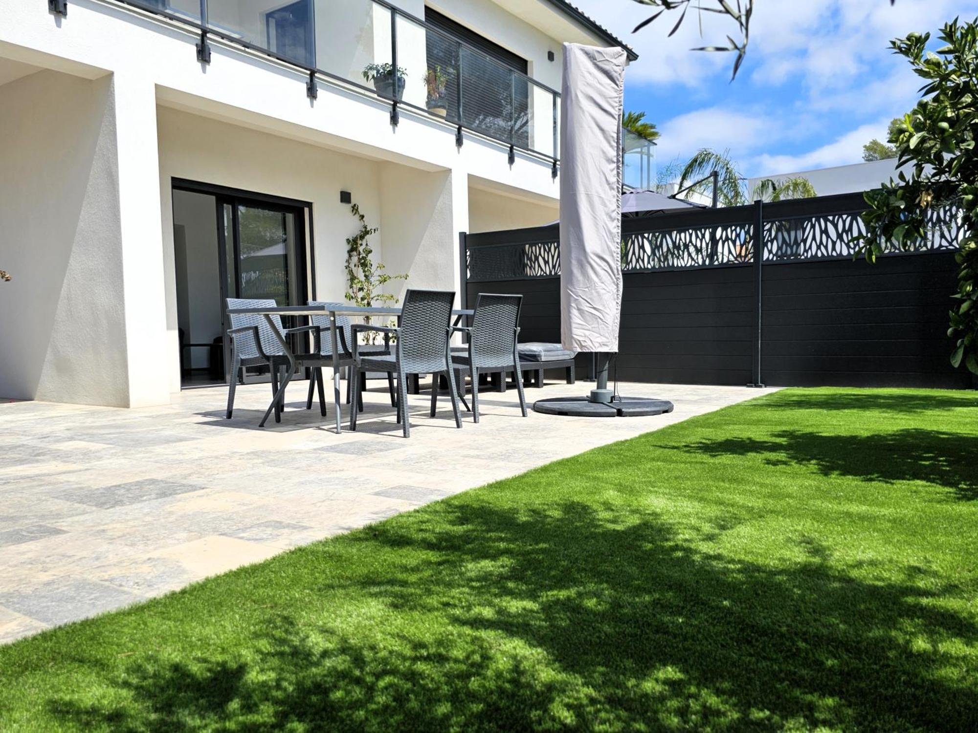 Etoile Du Berger Saint Aygulf 3 Villas Et 4 Appartements Jardin Individuel Et Piscine Chauffee En Saison - La Mer Et Les Plages 450 M Екстериор снимка