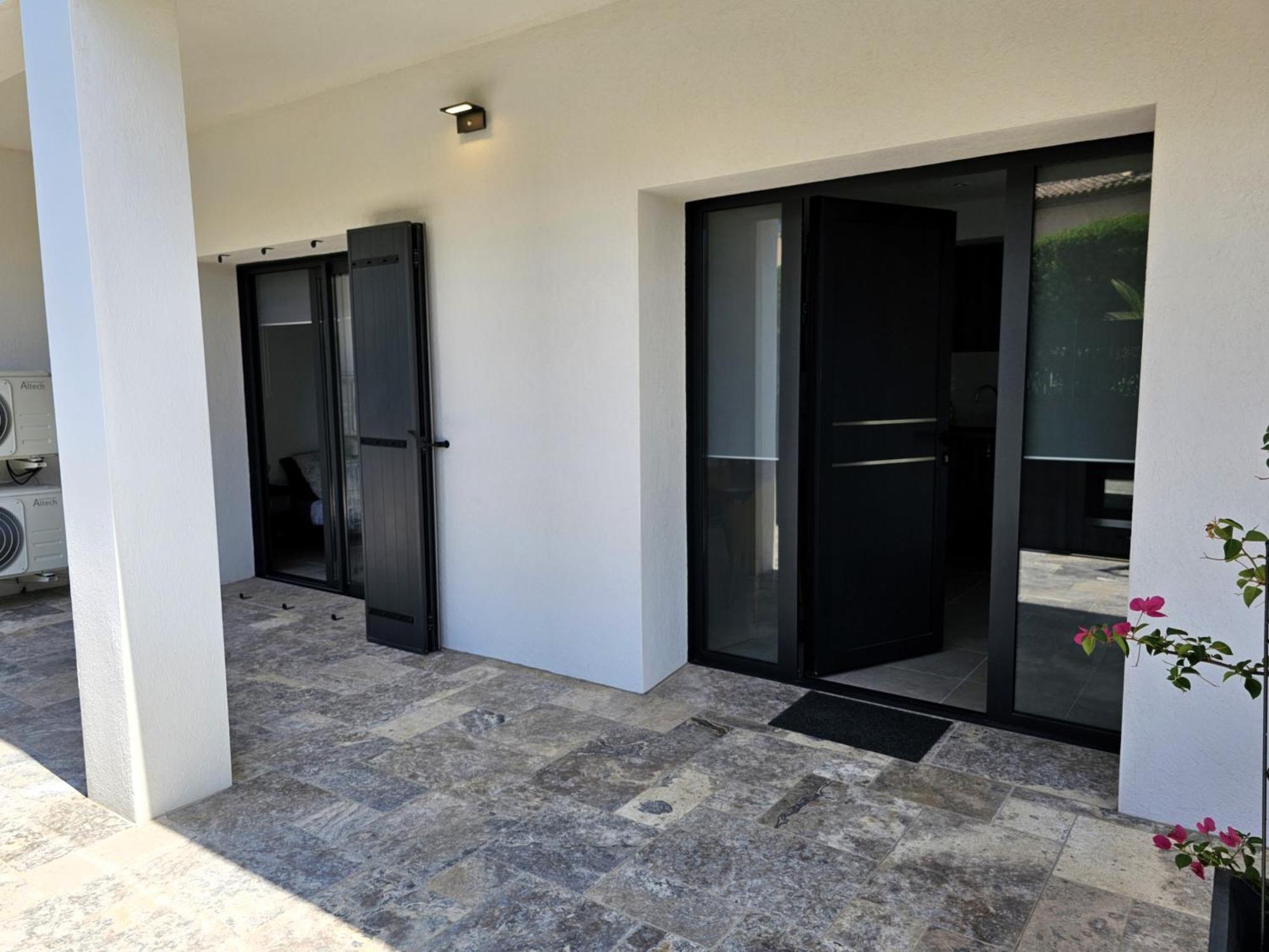 Etoile Du Berger Saint Aygulf 3 Villas Et 4 Appartements Jardin Individuel Et Piscine Chauffee En Saison - La Mer Et Les Plages 450 M Екстериор снимка