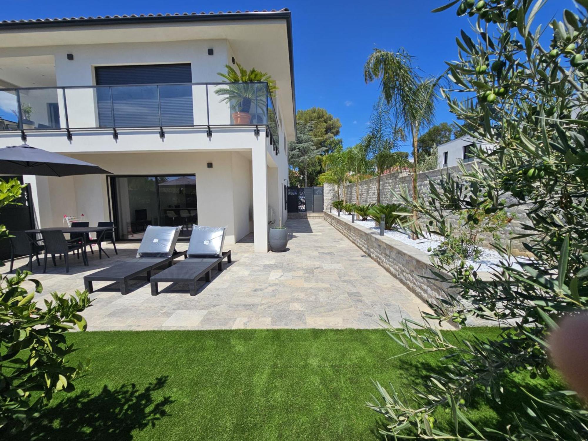 Etoile Du Berger Saint Aygulf 3 Villas Et 4 Appartements Jardin Individuel Et Piscine Chauffee En Saison - La Mer Et Les Plages 450 M Екстериор снимка
